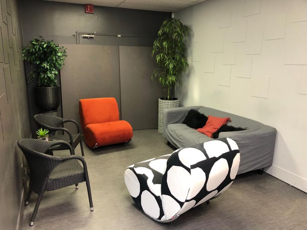 Access English Toronto - student lounge